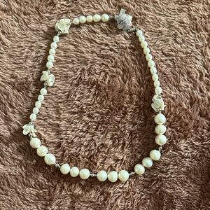 Elegant Pearl Necklace with Silver Accents
